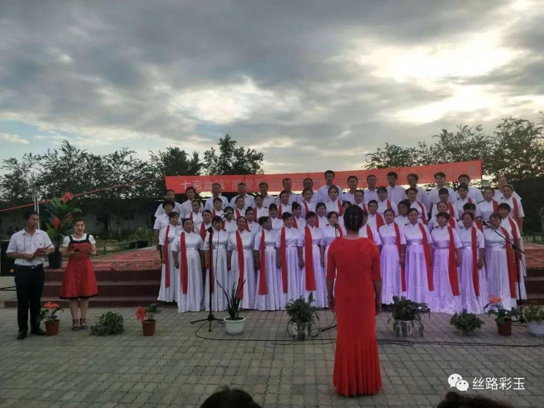 吴宣仪与粉丝“哭穷”引发争议